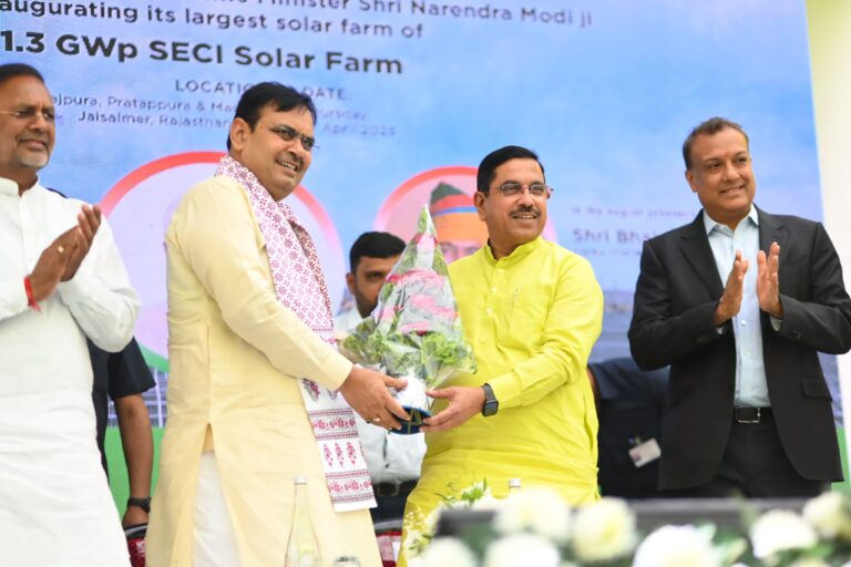 पोकरण में 1.3 गीगावाट सोलर पावर प्लांट का उद्घाटन