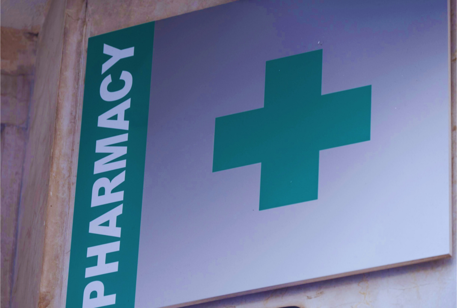 नागौर जिला अस्पताल में दवाइयों के लिए लगी कतारें, फार्मासिस्ट की भारी कमी बनी बड़ी चुनौती