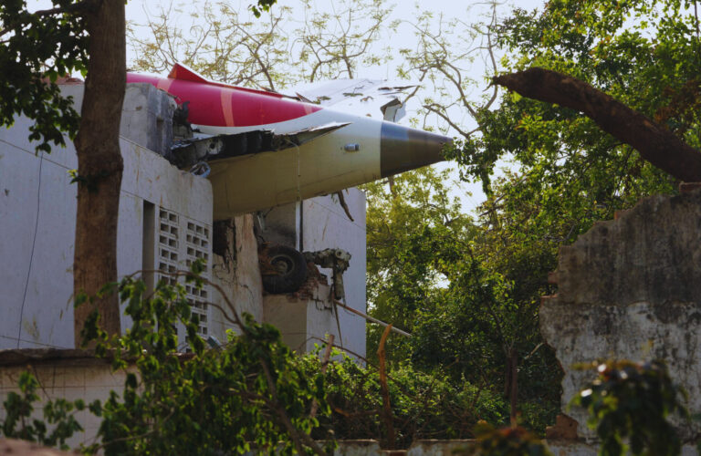 एयर इंडिया हादसे में लंदन जा रहे विजय रूपाणी की मौत, नवलगढ़ में पसरा मातम का माहौल